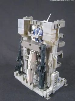 1/100 MG Unicorn Gundam HD Color + MS Cage