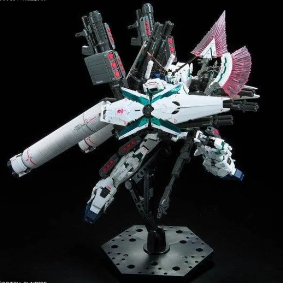 1/144 RG Full Armor Unicorn Gundam