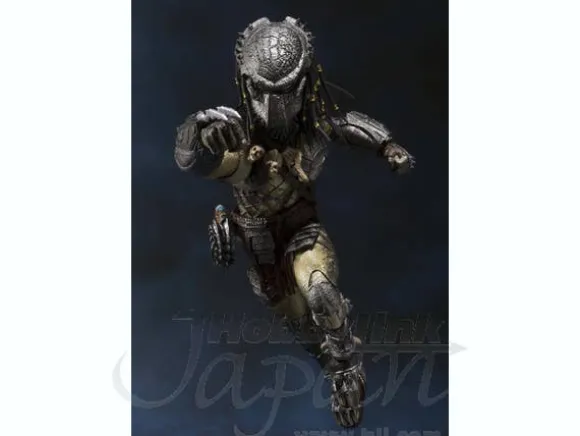 S.H.MonsterArts Predator Wolf
